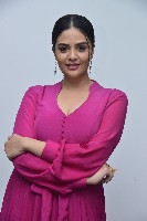 Sri Mukhi Pics